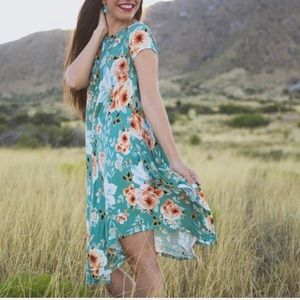 NWOT Light Mint Green Floral Midi T-shirt Dress